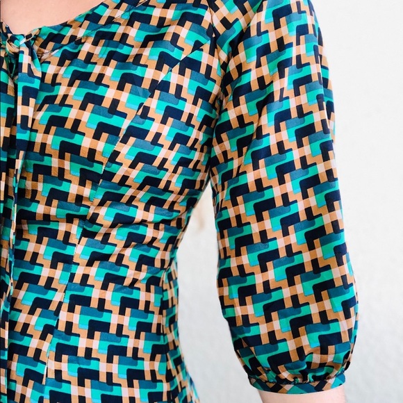 Retro-Inspired Tie-front Dress - Picture 7 of 7